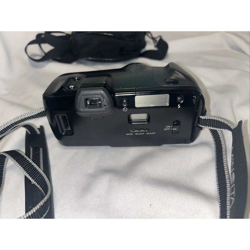 Minolta Freedom Zoom 105i APZ & Autopak 600-X 35mm Film Camera Bundle NOT TESTED
